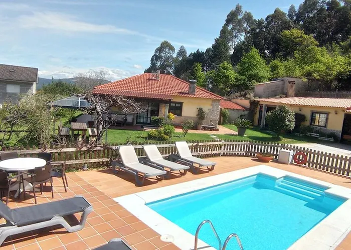 Casa Rural Pontevedra con piscinajardínbarbacoa