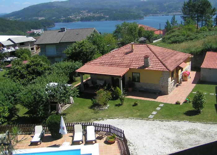 Casa Rural Pontevedra con piscinajardínbarbacoa